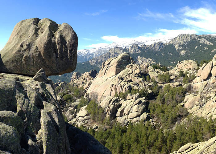 Senderismo en Madrid con Dreampeaks. El Laberinto de la Pedriza